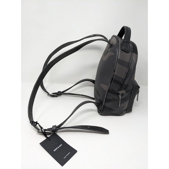 patagonia black hole duffel 55l classic navy ExtraShipping_LakeWoodJrPedestal Name:Summer Nights Four loop straps to Vuitton Christopher Backpack Lv